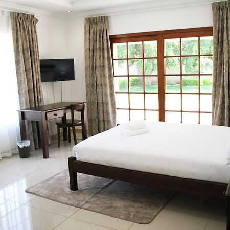 My Home Bed And Breakfast Mogoditshane Экстерьер фото